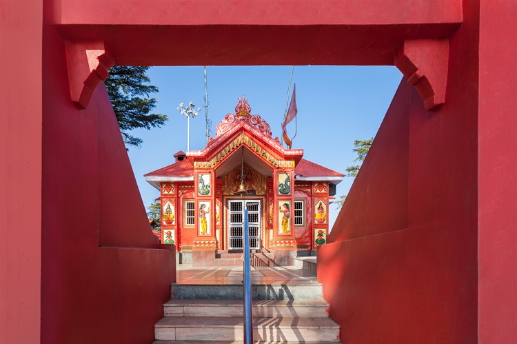 De Jakhoo tempel in Shimla, India